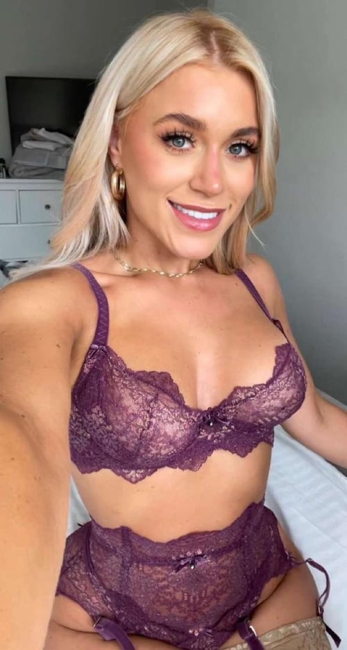 🍒FREAKY & BLONDE PETITE WHITE🍒