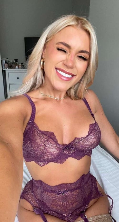 🍒FREAKY & BLONDE PETITE WHITE🍒
