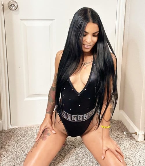 Hola amores chica lista y disponible para cumplir tus fantasias
