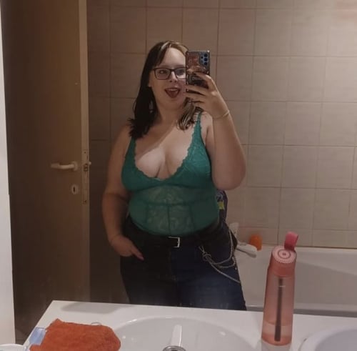 👅I am available for any type of fun wet 💦,juicy 👅 and tight😍