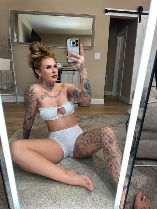 Call me Aimee I’m available for both Incall and outcall hookup hmu number: +1 31
