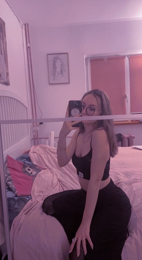 Hi I am sexy🌷 I will make you feel happy😘 Snap(gif_ty5) text +1 209-645-7626