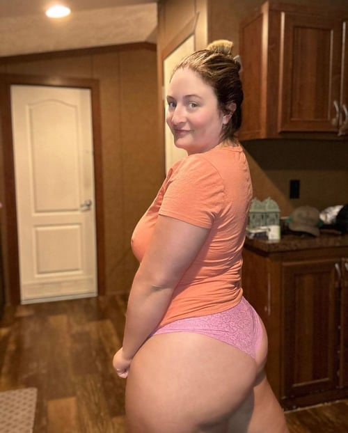 I'm available 24/7 incall/outcall service and I offer the best massage service