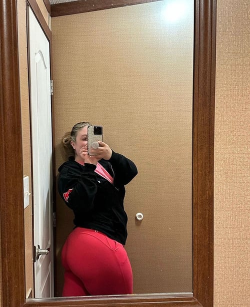 I'm available 24/7 incall/outcall service and I offer the best massage service