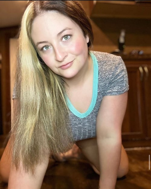 I'm available 24/7 incall/outcall service and I offer the best massage service