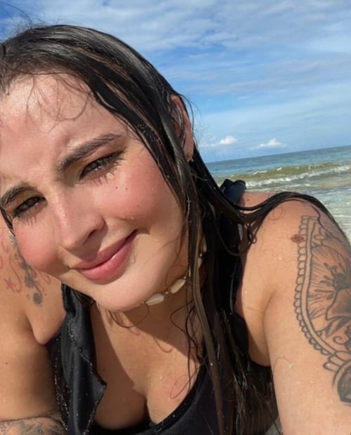 Available for hookup in call or out call