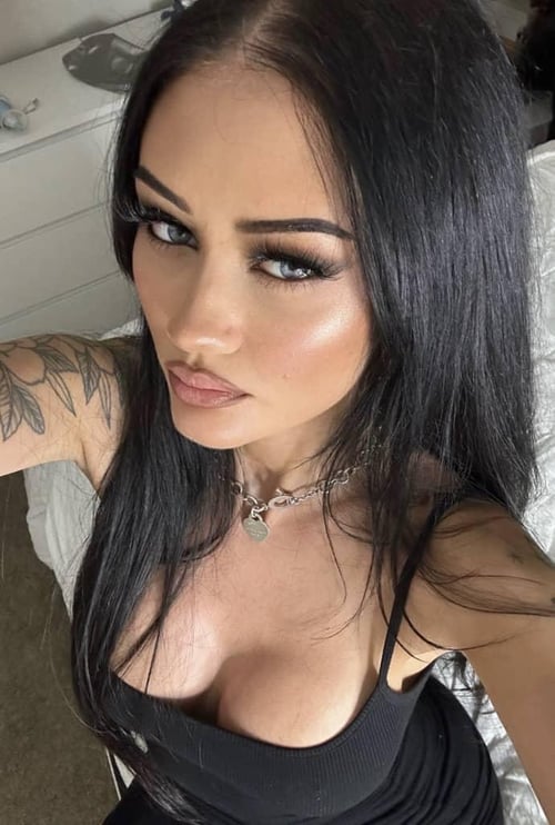 😘🥰 AM AVAILABLE FOR BOTH INCALL AND OUTCALL SERVICE ALL 3 HOLES ARE UNCOVERED