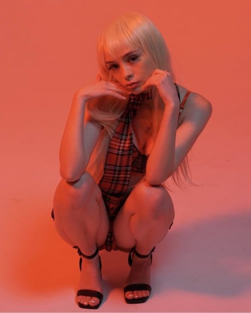 Tiny teen playmate