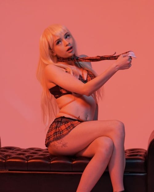 Tiny teen playmate