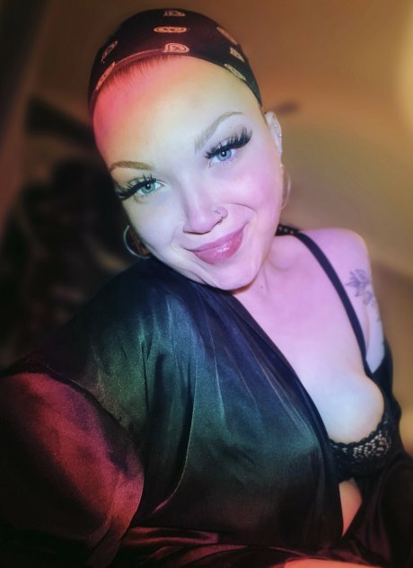 I’m available 🥰🥰