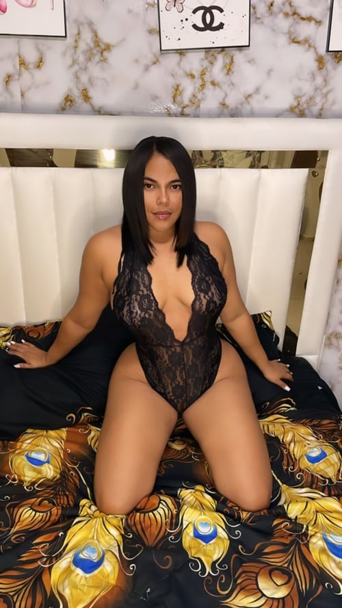 Hot I only accept cash 💦