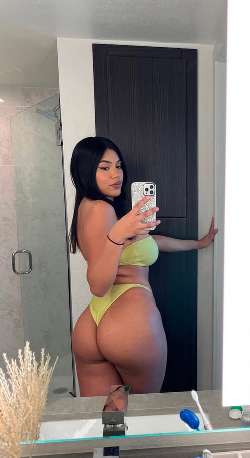 Hey daddy, wanna fuck? Hit me up now! Instagram: Linda_amelia213