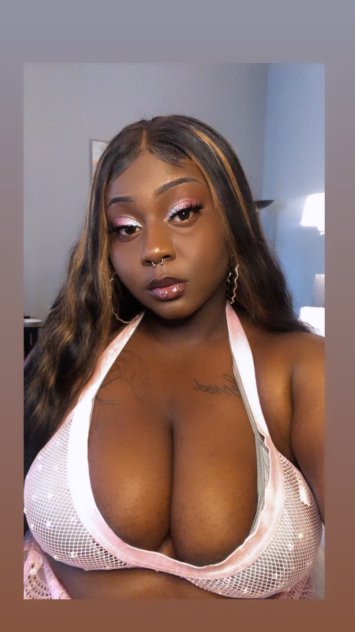 BUSTY BIG BOOTY DOMINICANA🥰