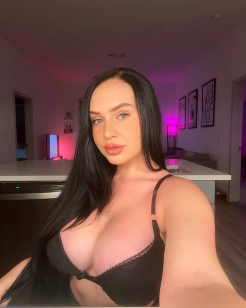 IM HERE TO SHARE LOVE❤️ AND THE BEST MASSAGE EXPERIENCE OF YOUR LIFE