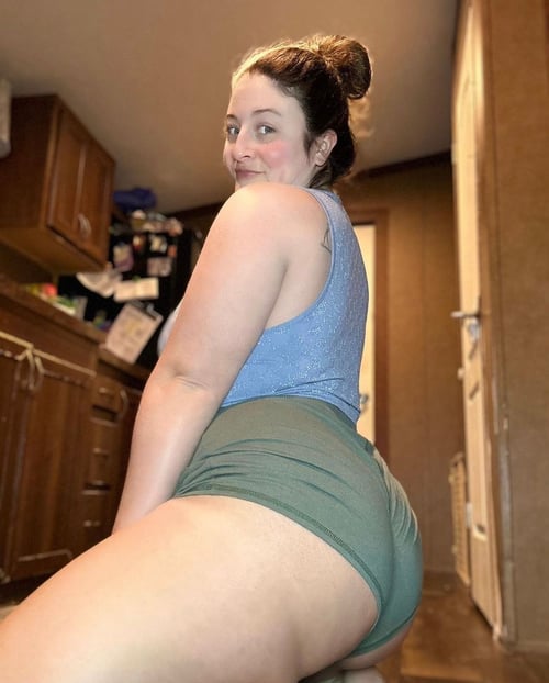 I'm available 24/7 incall/outcall service and I offer the best massage service