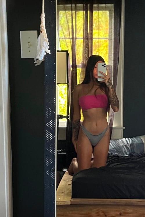 🍑I AM JUICY HOT🔥CREAMY 💦SEXY AND AVAILABLE TO SATISFY 🍆YOU COMPLETELY👅