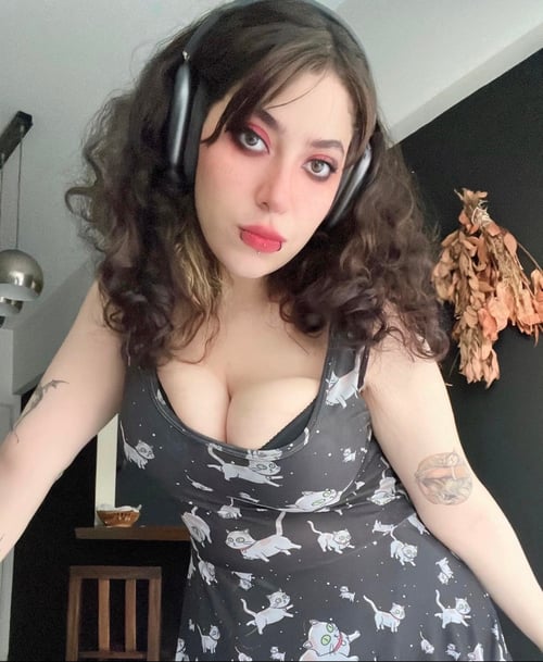 I’m available for incall and outcall 👅👅❤️❤️❤️