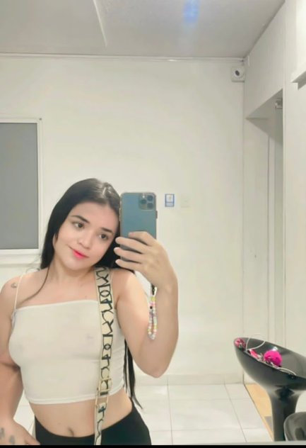 I’m available 24/7 text me on Instagram @valentinamillaneddd