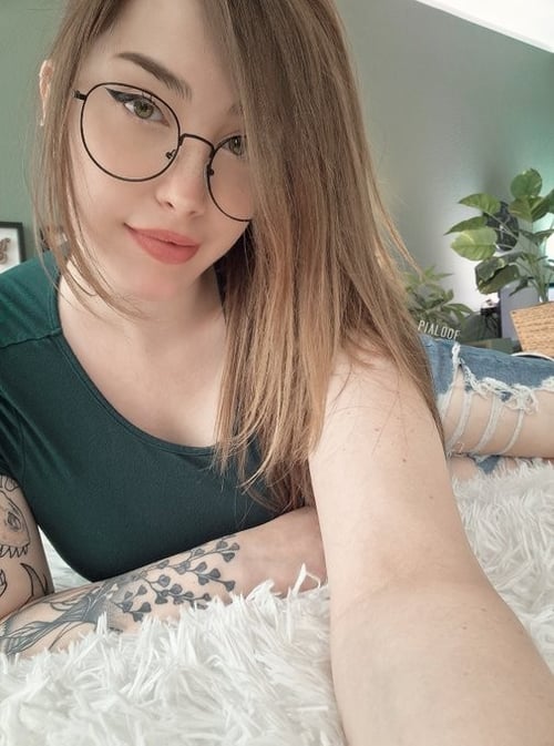 I offer affordable massage with sex i'm professional discreet and genuine.