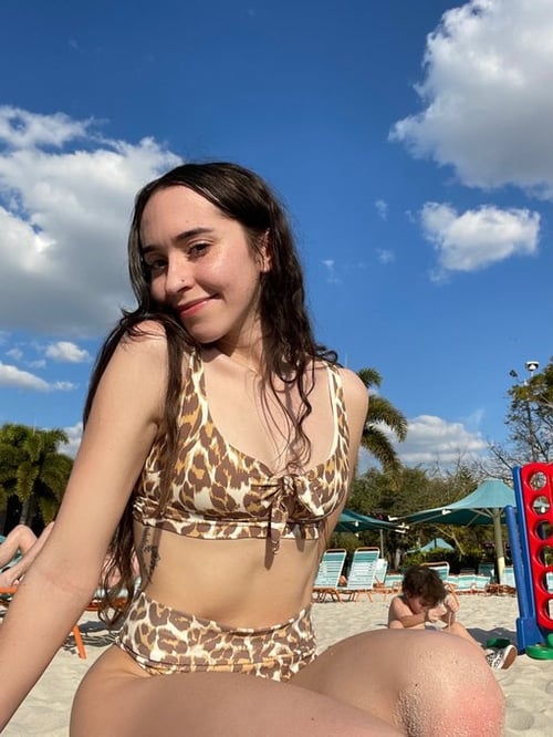 Hey daddy, wanna fuck? Hit me up now! Text: +1 (910) 352-8925