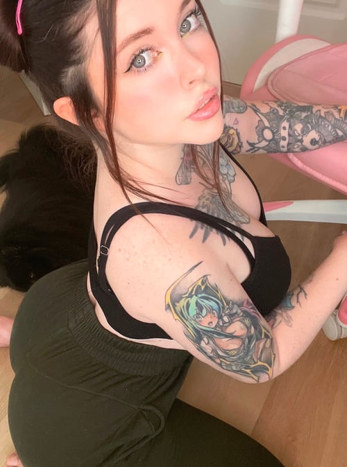 READY💦🍆TO MAKE YOU CUM🍑🍆 MORE THAN ,IM HORNY😩 AND SUPER WET CLEAN