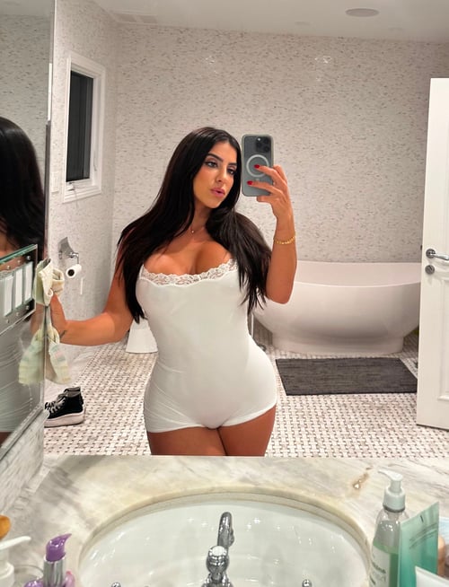 VERIFIED ✅ AVAILABLE NOW FOR FUN AND HOOKUP SERVICES Snapchat