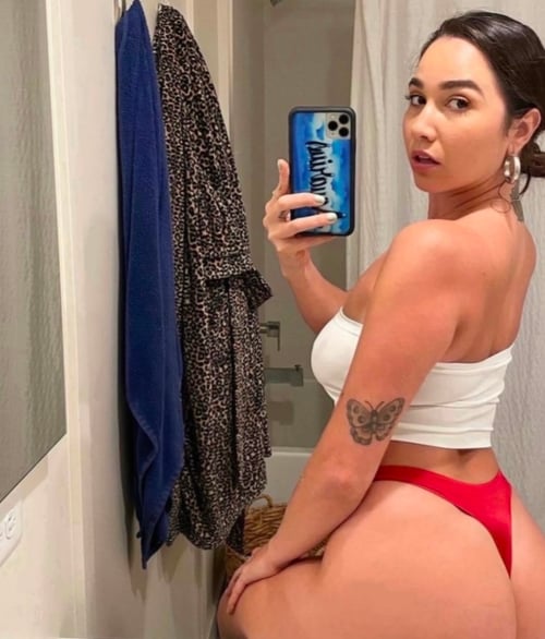 Milky 🥛 hookups and my nudes 🍑🥛🥂🍇🍆🍾💋😘❤️