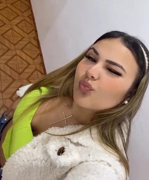 Add me on Snapchat rousey22780 I do FaceTime fun, and am available for