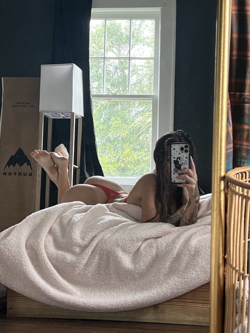 🍑I AM JUICY HOT🔥CREAMY 💦SEXY AND AVAILABLE TO SATISFY 🍆YOU COMPLETELY👅