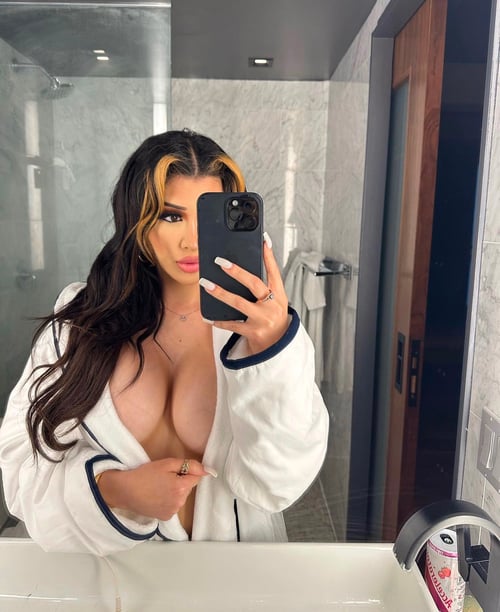 Escorts available for hookup service