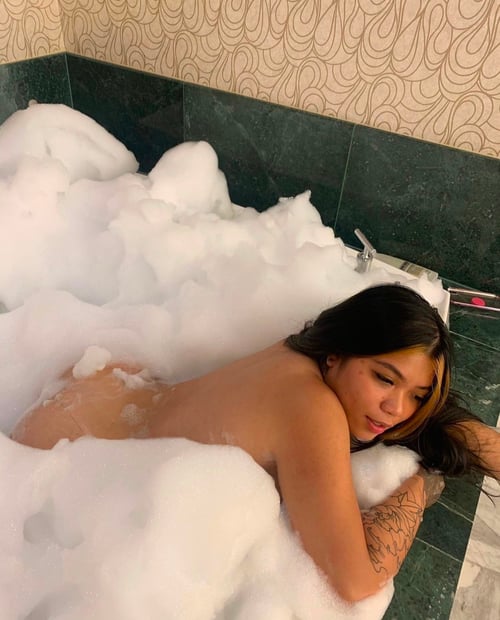 Fun,Body Relief And Massage Session Around You