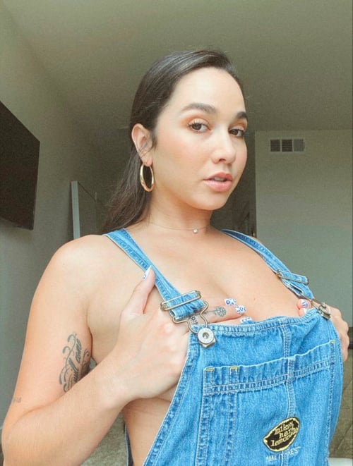 Milky 🥛 hookups and my nudes 🍇🥂🍑🍆🌷💋🥰🥛