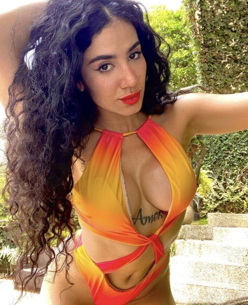 I’m available in call or out call fun 🤩 let’s PARTY 🎉