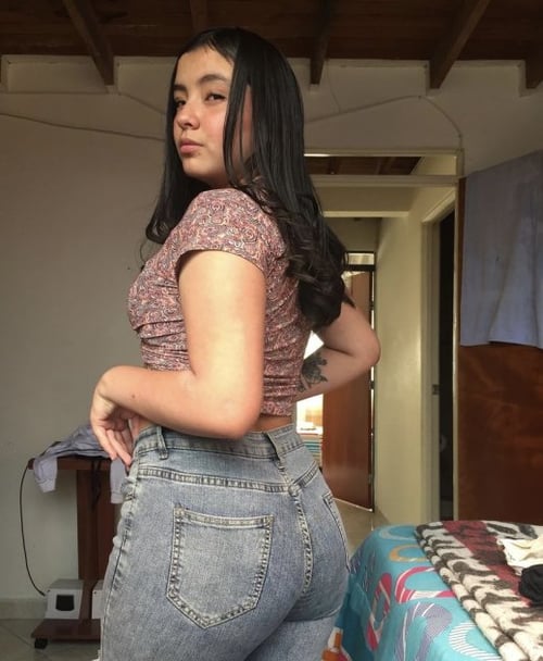 Your favorite sexy girl😍😘