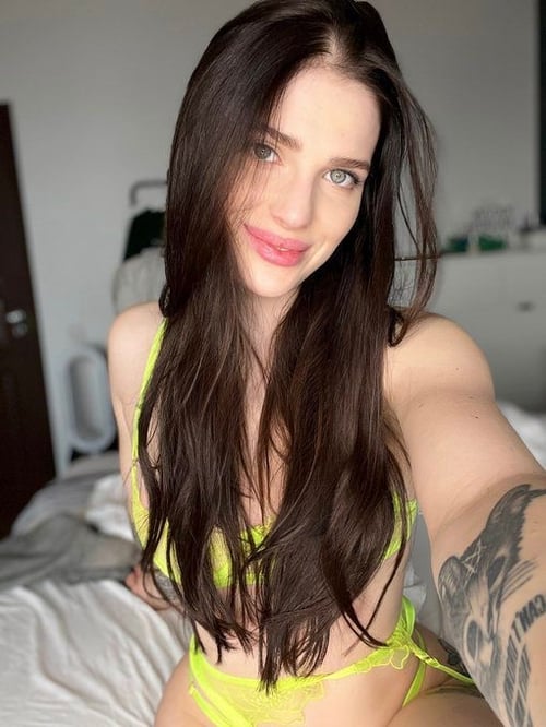 I’m ready to have that cock🍆🍑inside my wet💦pussy