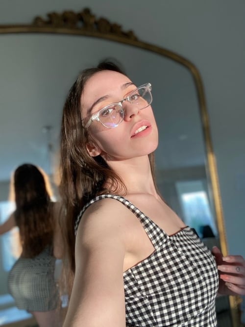 Hey daddy, wanna fuck? Hit me up now! Text: +1 (910) 352-8925