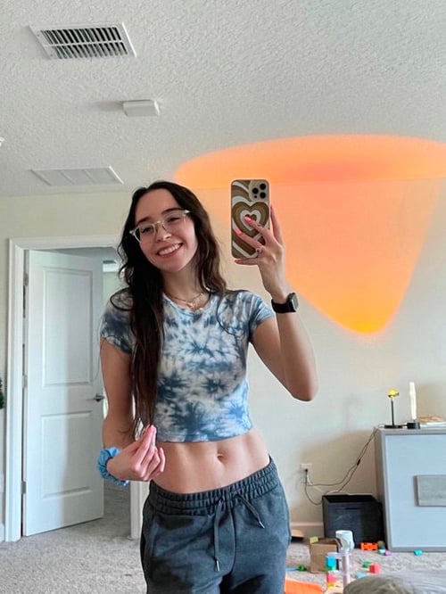 Hey daddy, wanna fuck? Hit me up now! Text: +1 (910) 352-8925