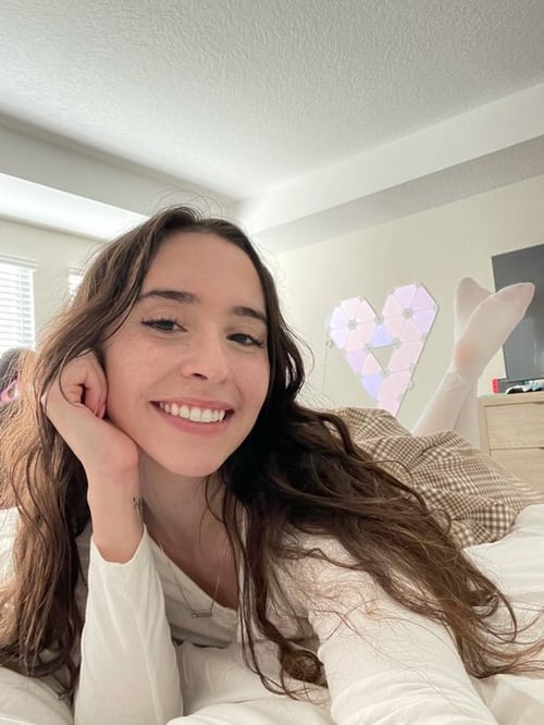 Hey daddy, wanna fuck? Hit me up now! Text: +1 (910) 352-8925