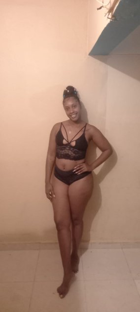 Hola soy Selene una chica amorosa divertida cariñosa dispuesta a hacer