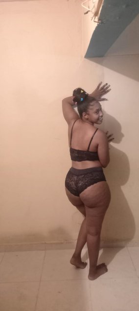 Hola soy Selene una chica amorosa divertida cariñosa dispuesta a hacer
