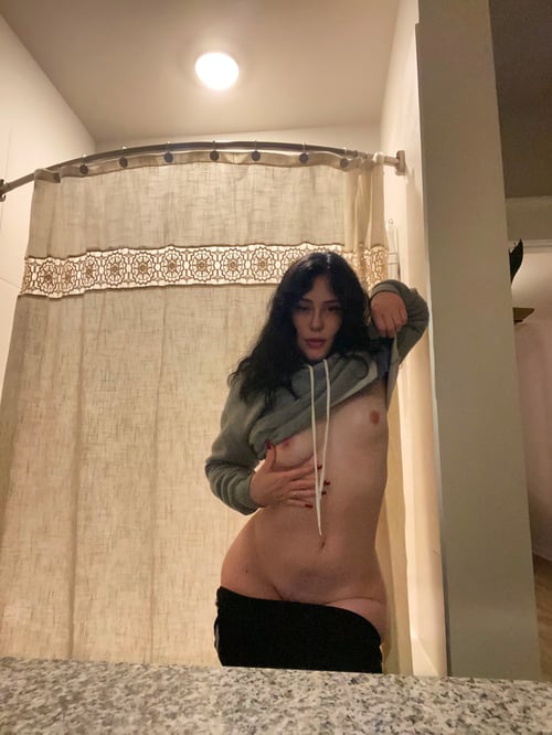 I AM AVAILABLE FOR BOTH INCALL AND OUTCALL SERVICE