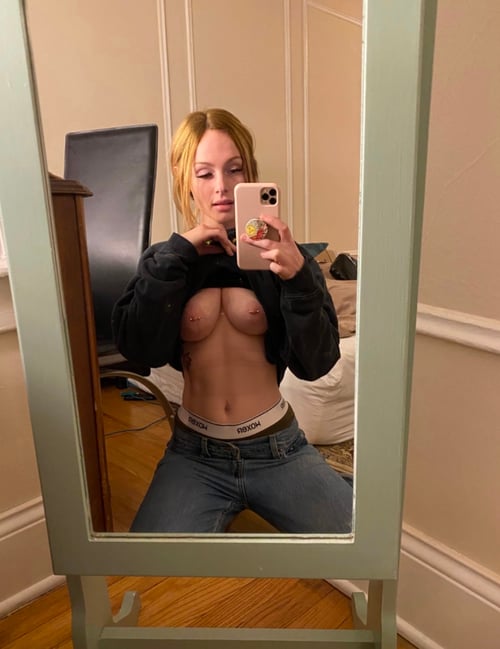 I’m down for fun and available for nasty 👅 and discreet sex💦