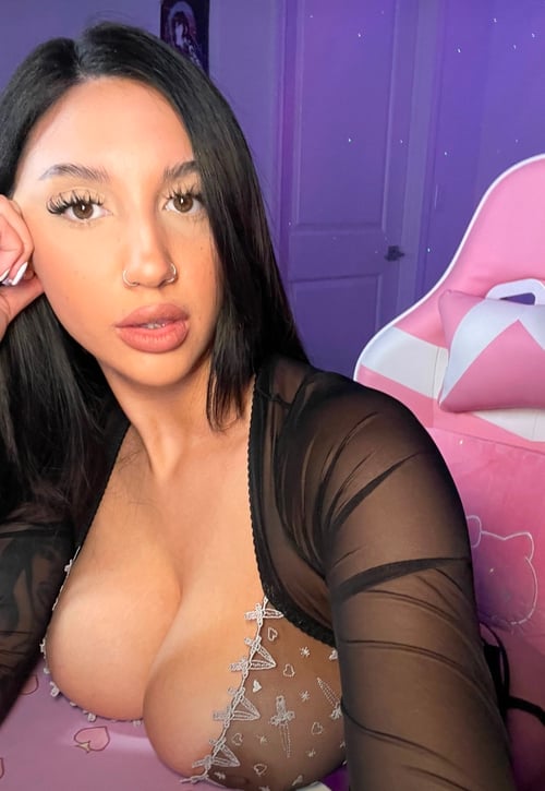 Let’s create a romantic escapade that will connect your mind, spirit & body 👅