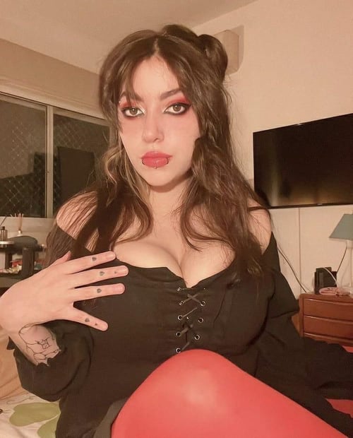 Hey Gators!! Sexy Mirastelz is Here to delight you,feels sweeter