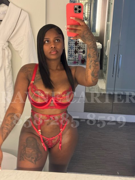 THICK HIPS TIGHT GRIP AND LIPS THAT DONT QUIT😝🐱💦 MS PRETTY PUSSY👅