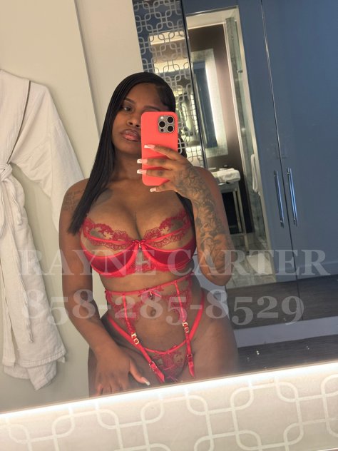 THICK HIPS TIGHT GRIP AND LIPS THAT DONT QUIT😝🐱💦 MS PRETTY PUSSY👅