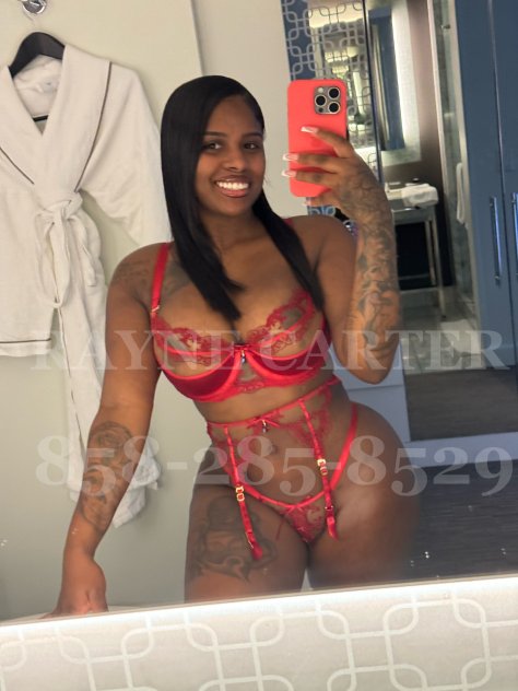 THICK HIPS TIGHT GRIP AND LIPS THAT DONT QUIT😝🐱💦 MS PRETTY PUSSY👅