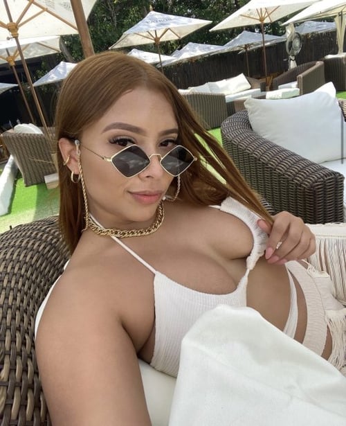 I’m available for hookup and body massage