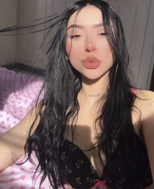 Sexy juicy pussy available for Incall and outcall