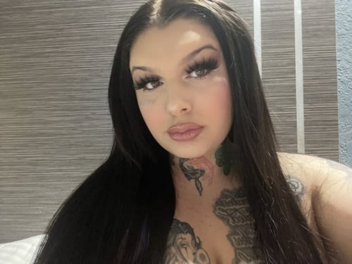 Sexy Czech Baby Available Now❤️